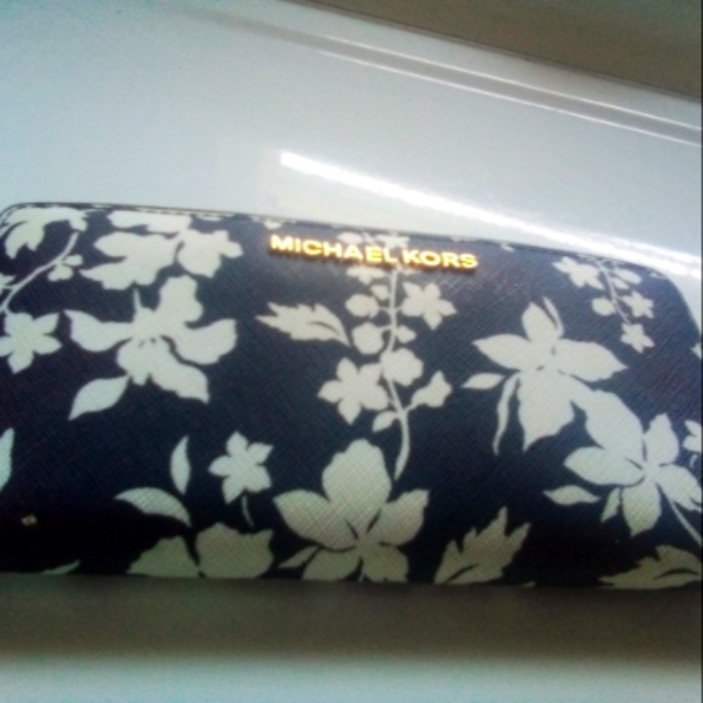 Michael Kors large wallet and card case holder